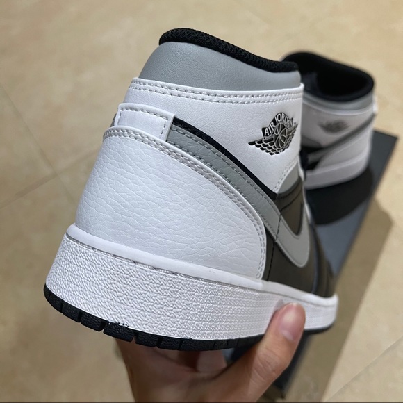 Air Jordan 1 Mid - Picture 3 of 7